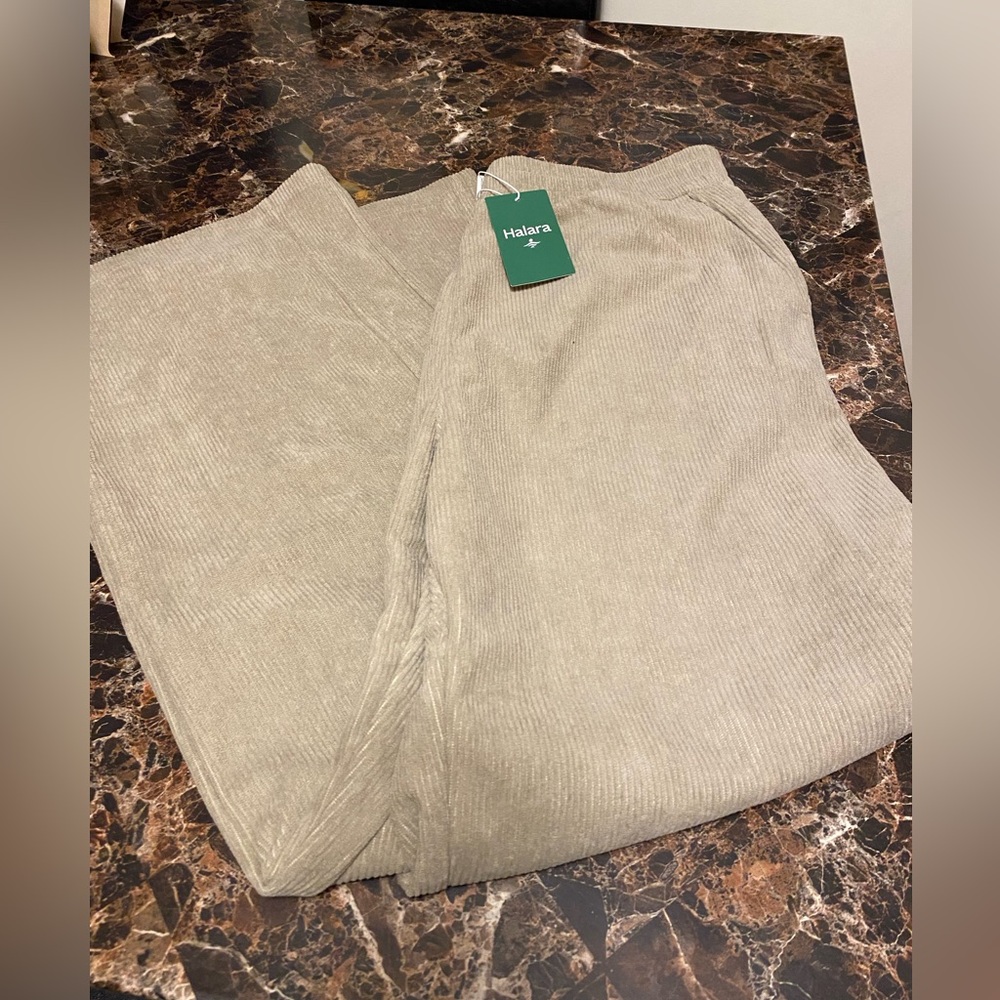 Halara High Waisted Pants Brand New with tags